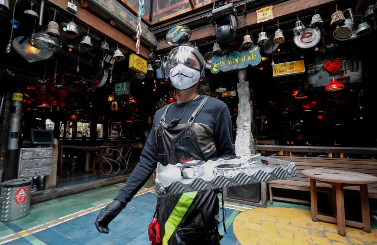 En un especial de SEMANA sobre la tragedia de los manteles, que abordó la difícil situación económica de varios de los restaurantes más tradicionales del país durante la cuarentena, Andrés Jaramillo, fundador de Andrés Carne de Res habló de la peor crisis de su negocio en 40 años de existencia. Foto: Guillermo Torres/SEMANA