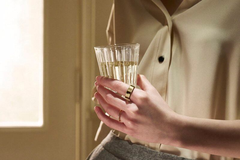 Galaxy Ring, es el primer anillo inteligente de Samsung.