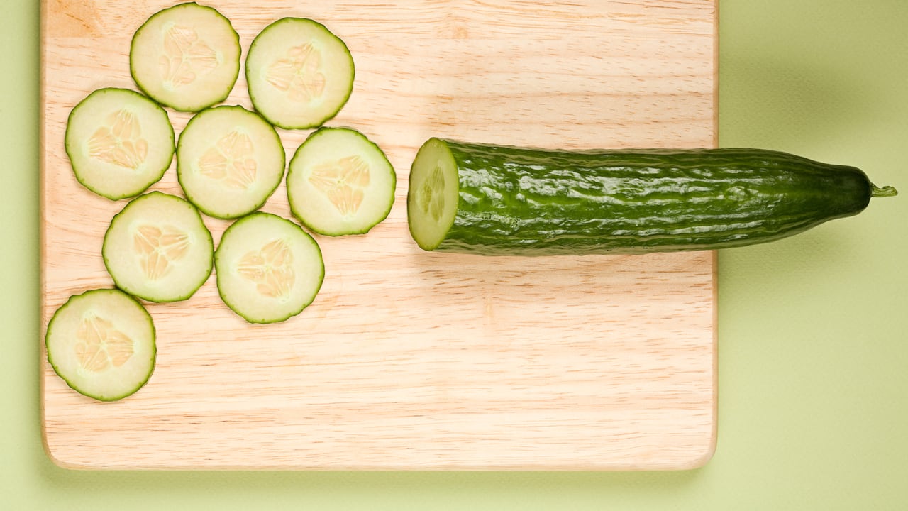 El pepino es rico en vitamina C, calcio, hierro, magnesio, fósforo, potasio y zinc.