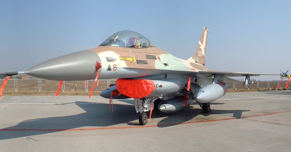 De acuerdo con varios medios estadounidenses, el acuerdo entre Estados Unidos y Polonia para que Varsovia entregue a Ucrania aviones de guerra de la época soviética, prevé a cambio de recibir aviones caza estadounidenses F-16. 