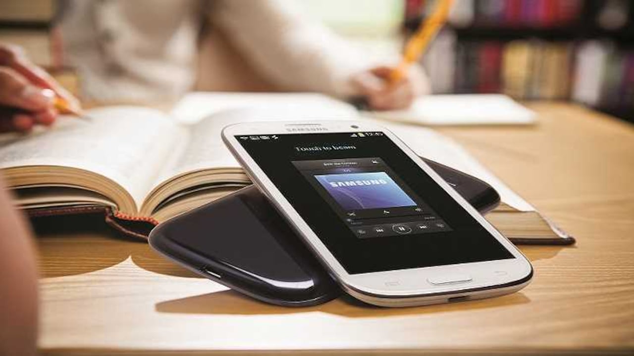 Los productores de celulares están cambiando su estrategia de negocio enfocándose en fidelizar a los usuarios existentes.