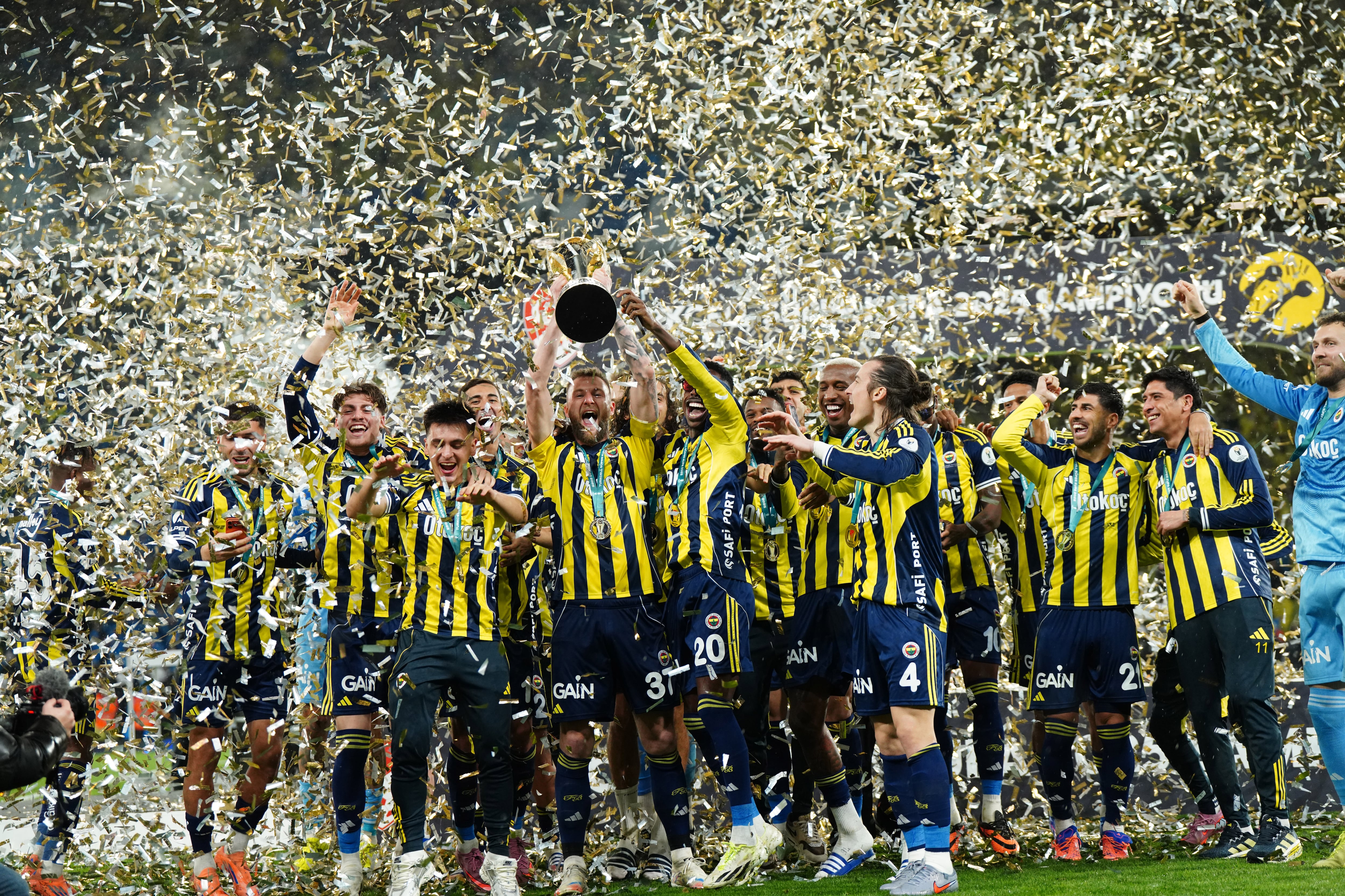 Fenerbahçe campeón de la Supercopa de Turquía 2026.