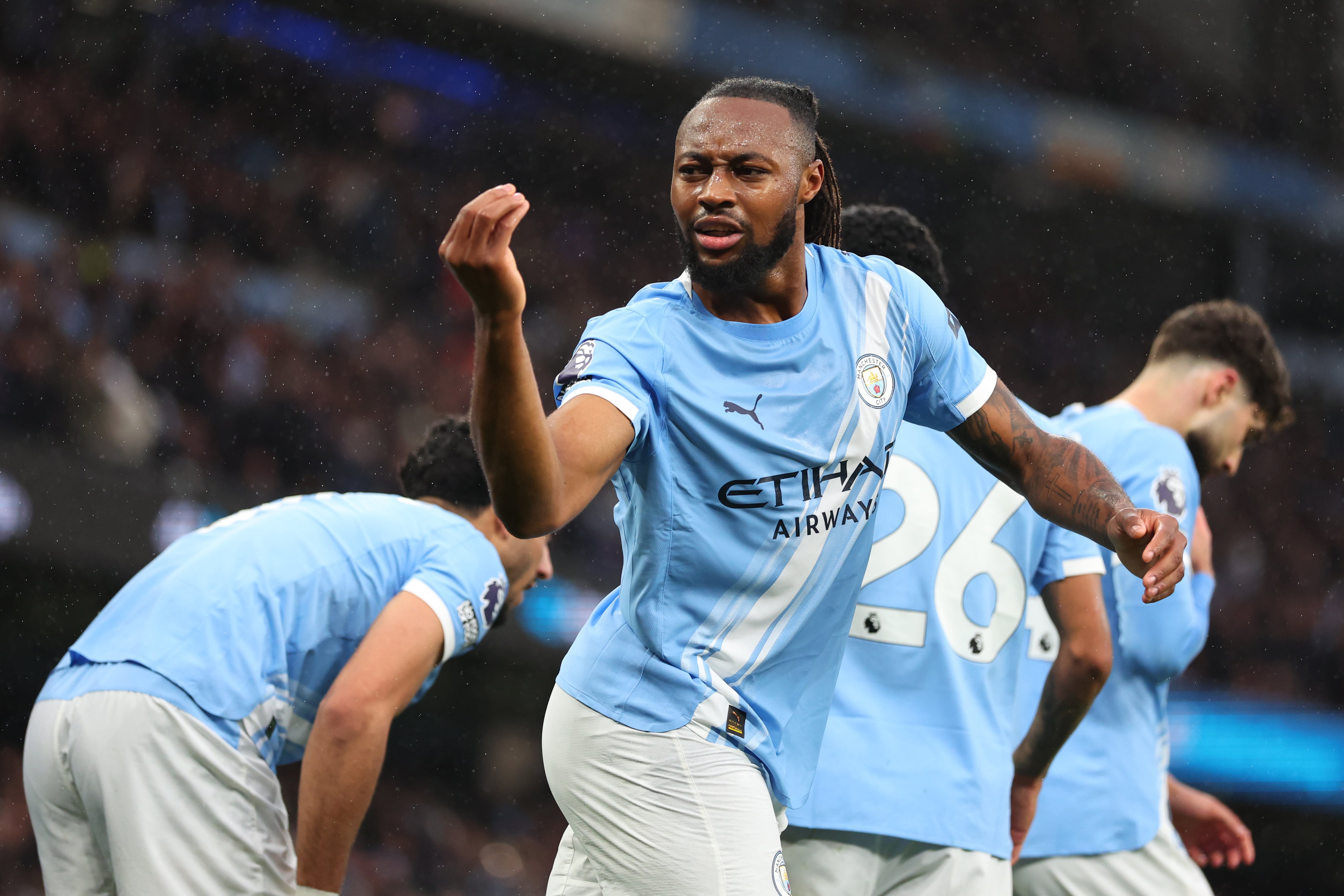 Manchester City sigue con vida en la lucha por la Premier League.