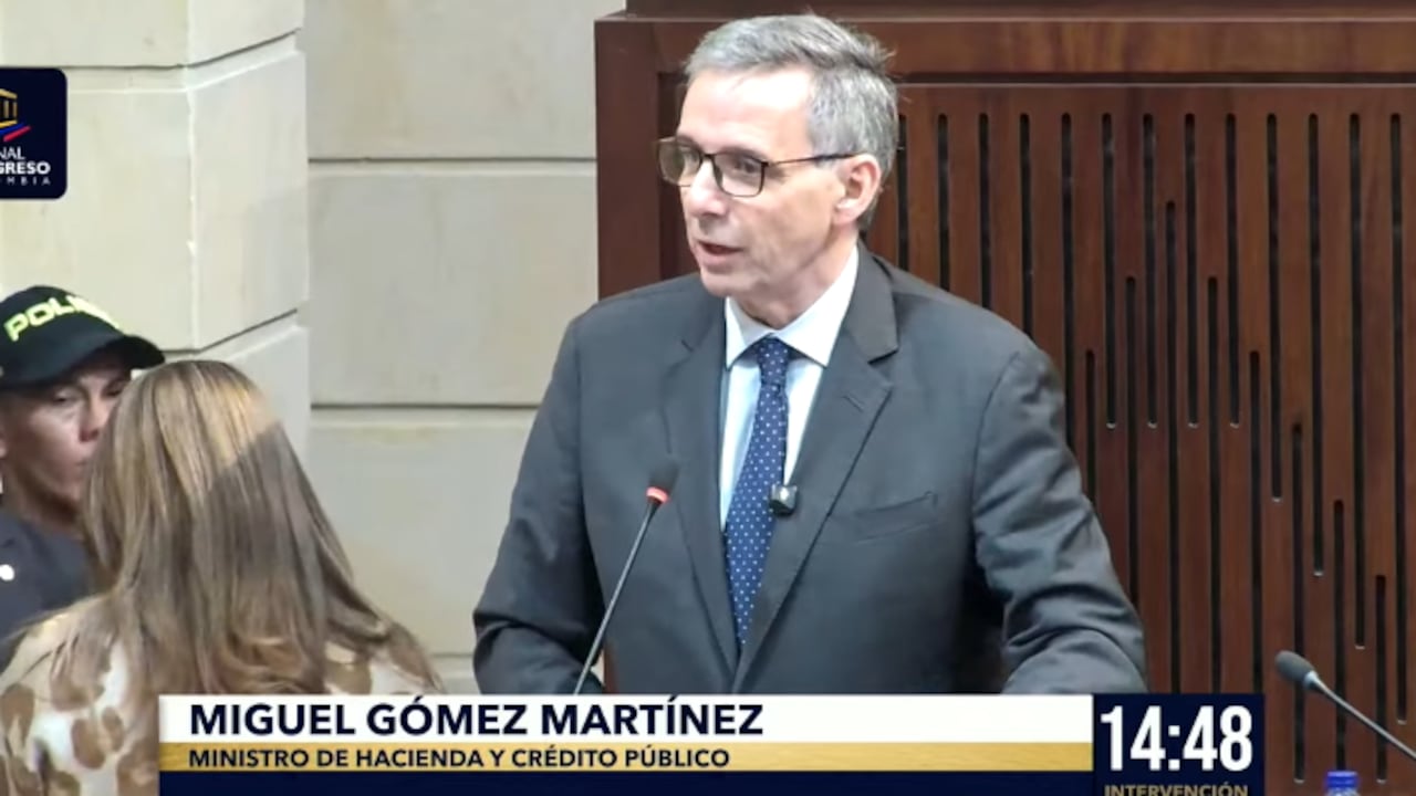 Miguel Gómez, ministro de Hacienda, expresó que apoya la propuesta presentada por las comisiones económicas de devolver el presupuesto 2027.