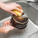 El cuidado que se le debe tener a una olla quemada es importante.