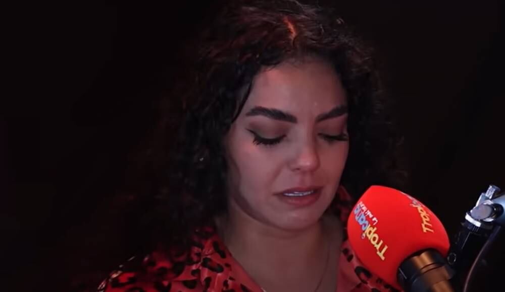 La locutora no aguantó el llanto al hablar de su infancia