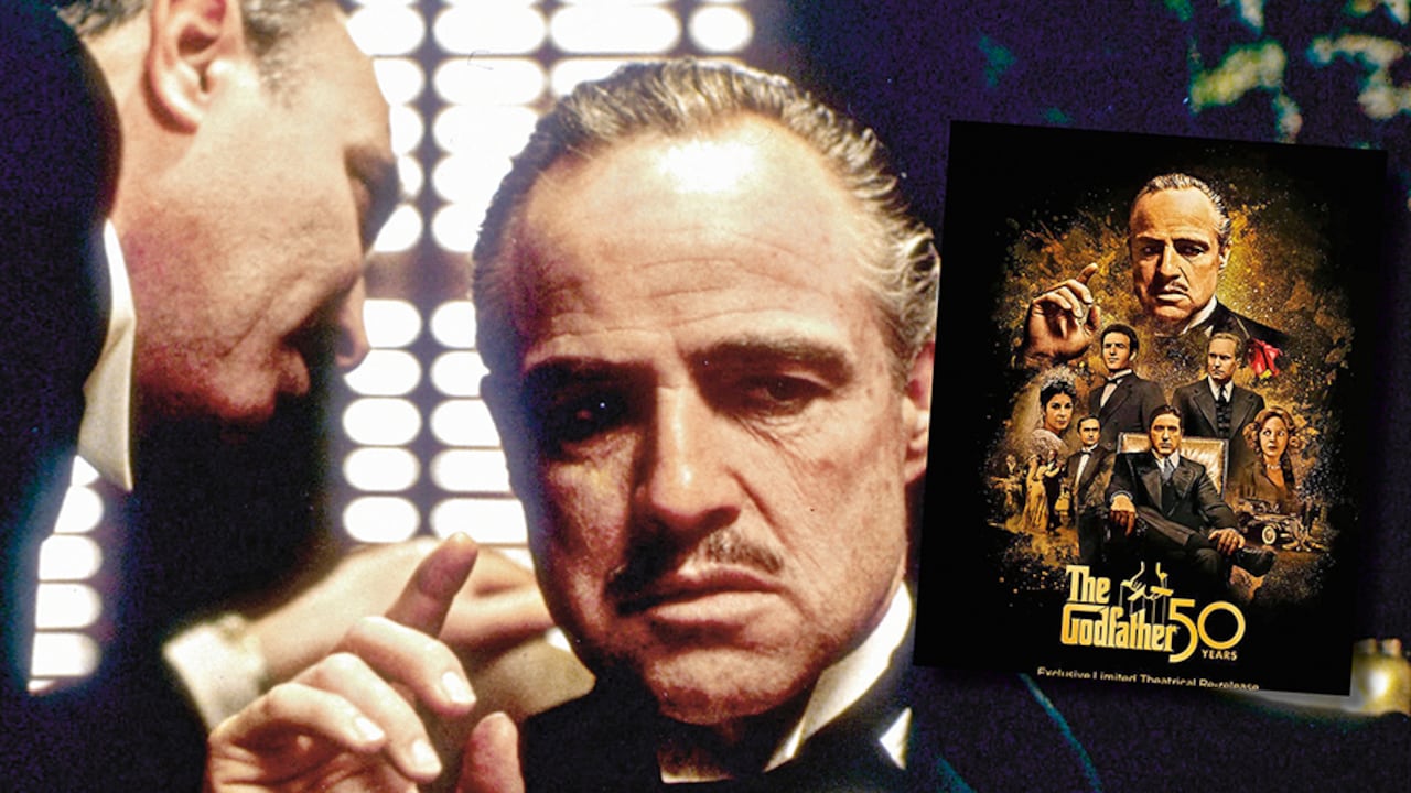Vito Corleone, el patriarca de la familia, fue interpretado por Marlon Brando. A él se le atribuyen frases como “Te haré una oferta difícil de rechazar”. La cinta se estrenó en marzo de 1972. Para celebrar el aniversario se proyectará de nuevo en salas de cine de todo el mundo.