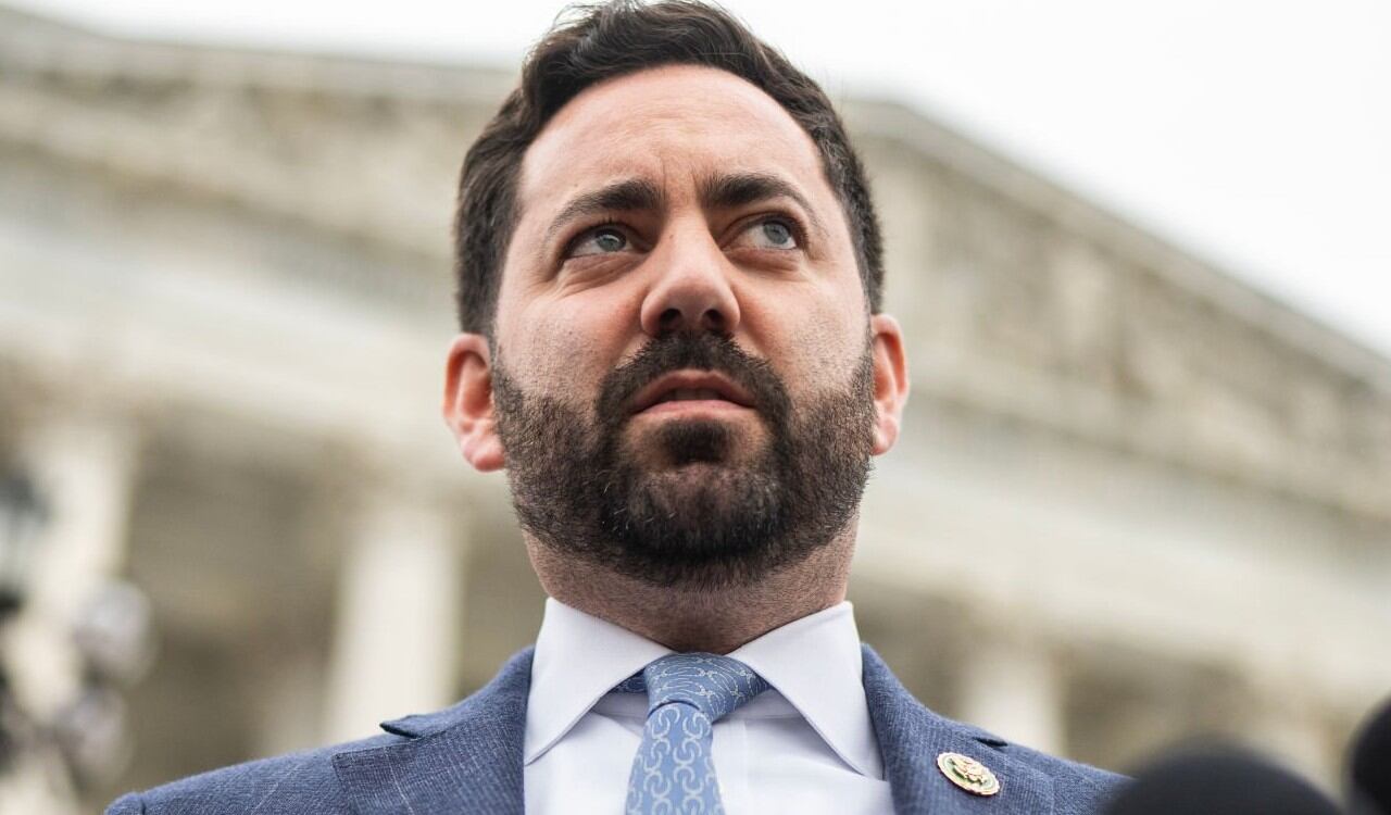 El republicano Mike Lawler por su parte, apoyó a Kevin McCarthy en su decisión