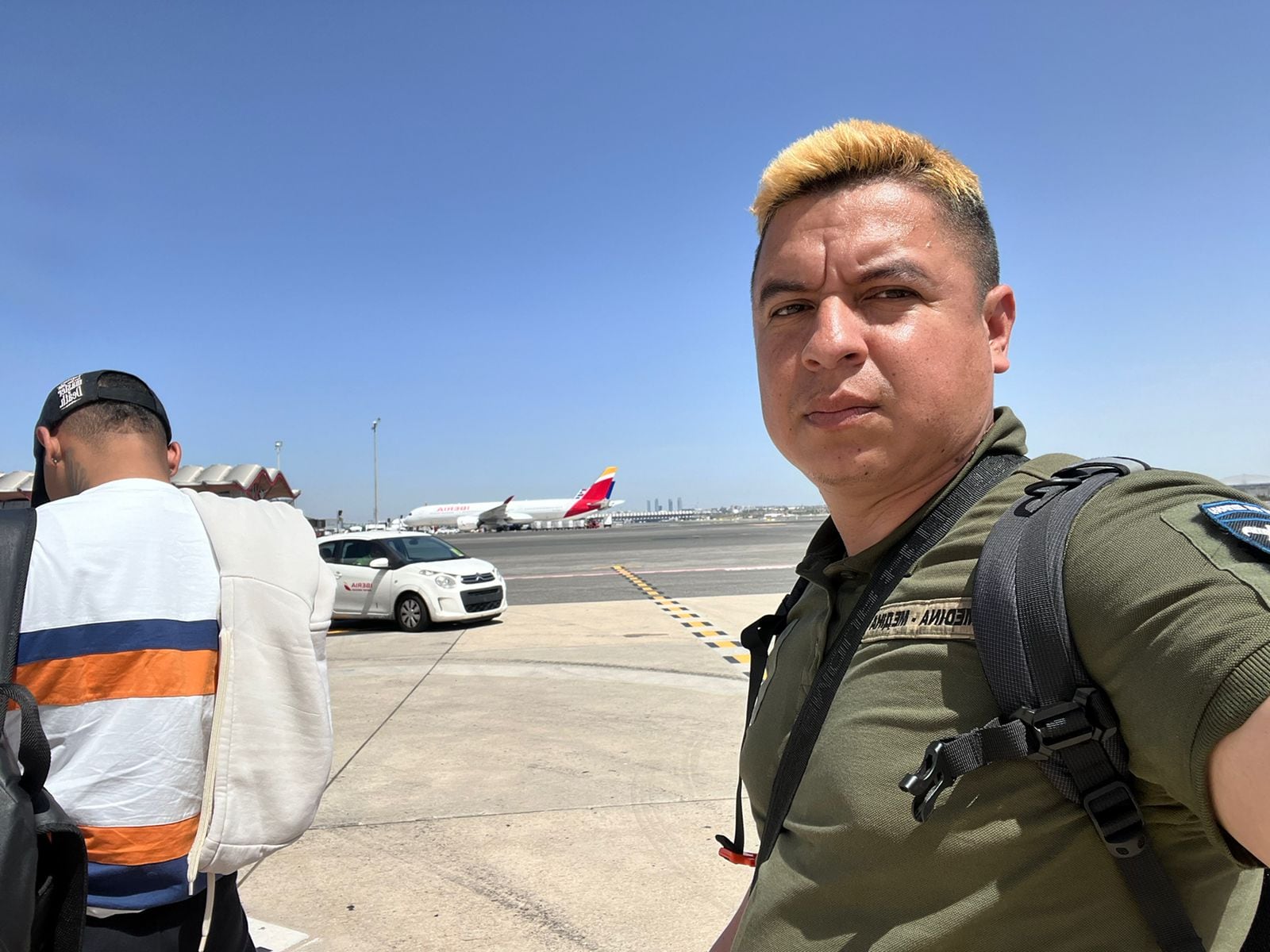 José Aron Medina Aranda le envió esta fotografía a su esposa momento antes de abordar el avión que lo trajo desde Madrid, España, a Caracas, capital de Venezuela. Al país vecino llegó el 18 de julio pasado, pero fue detenido por las autoridades y enviado a Rusia, donde está detenido.