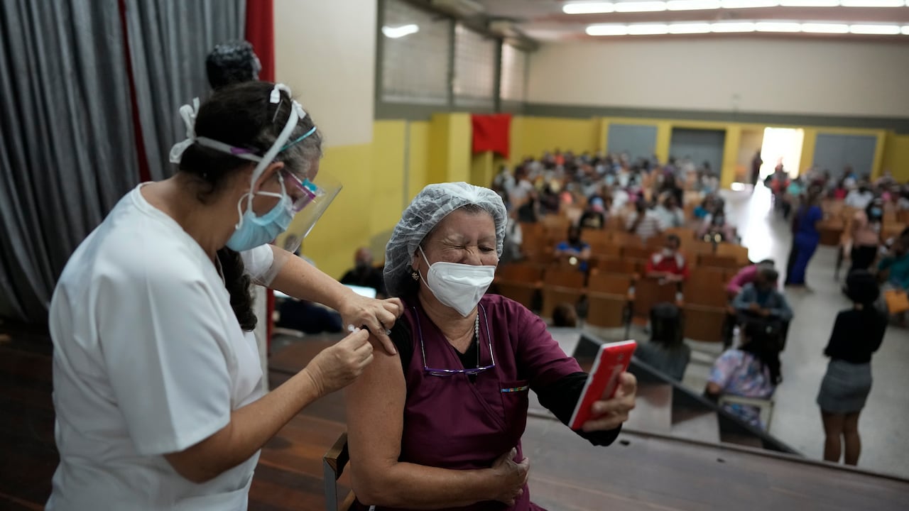 Venezuela recibió el primer lote de vacunas contra covid-19 del mecanismo Covax