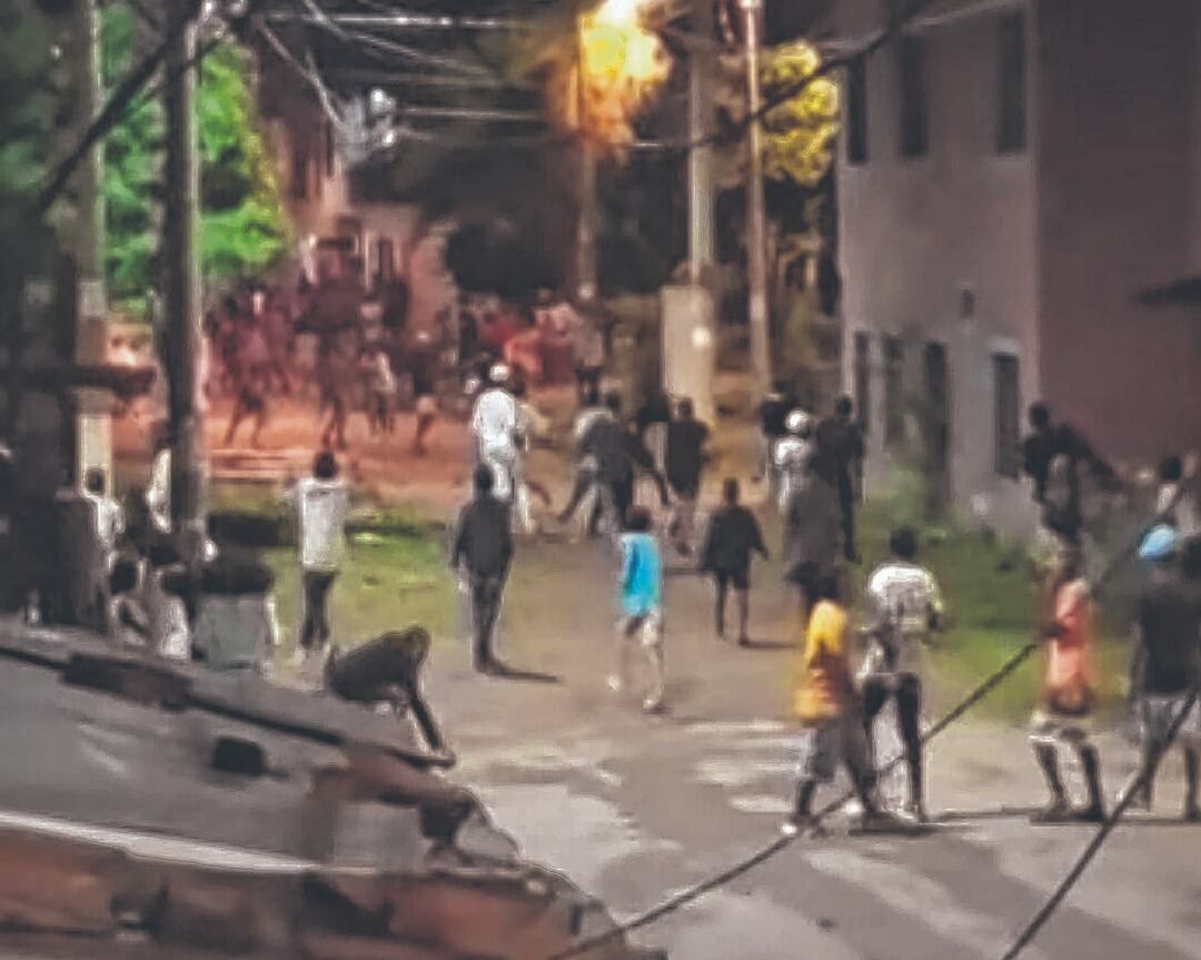 Las confrontaciones del 'guireo' las protagonizan grupos de entre 30 y 50 niños.