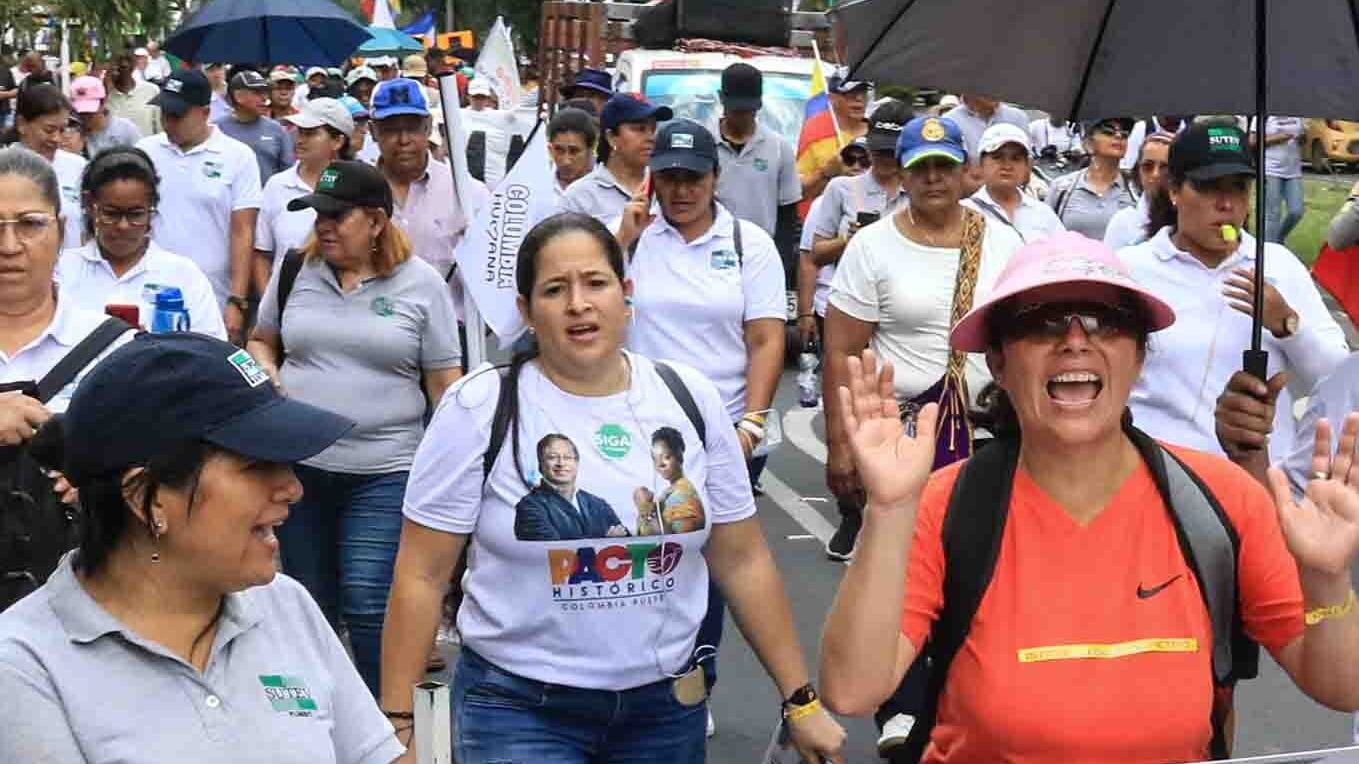 Más de 1.000 personas salieron a marcha a favor del presidente Petro en Cali; así transcurrió la jornada.