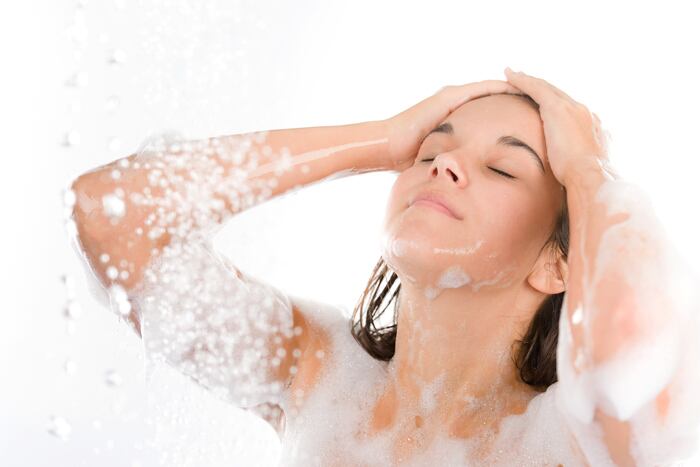 9. El agua fría despierta. Si no la soportas, intenta terminar tu baño con un chorro rápido de agua fría. Foto: Ingimages