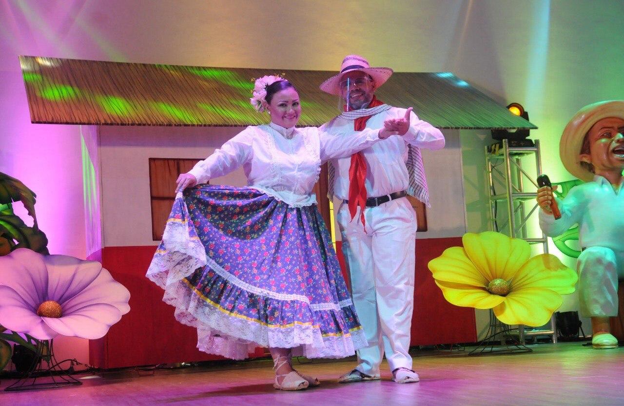 Debido a la emergencia sanitaria los 37 municipios del Huila no pudieron realizar eventos multitudinarios pero cada grupo hizo su puesta en escena junto a los músicos y las comparsas para transmitir las presentaciones en la página web del Festival del Bambuco y de la Gobernación del departamento. Corposanpedro