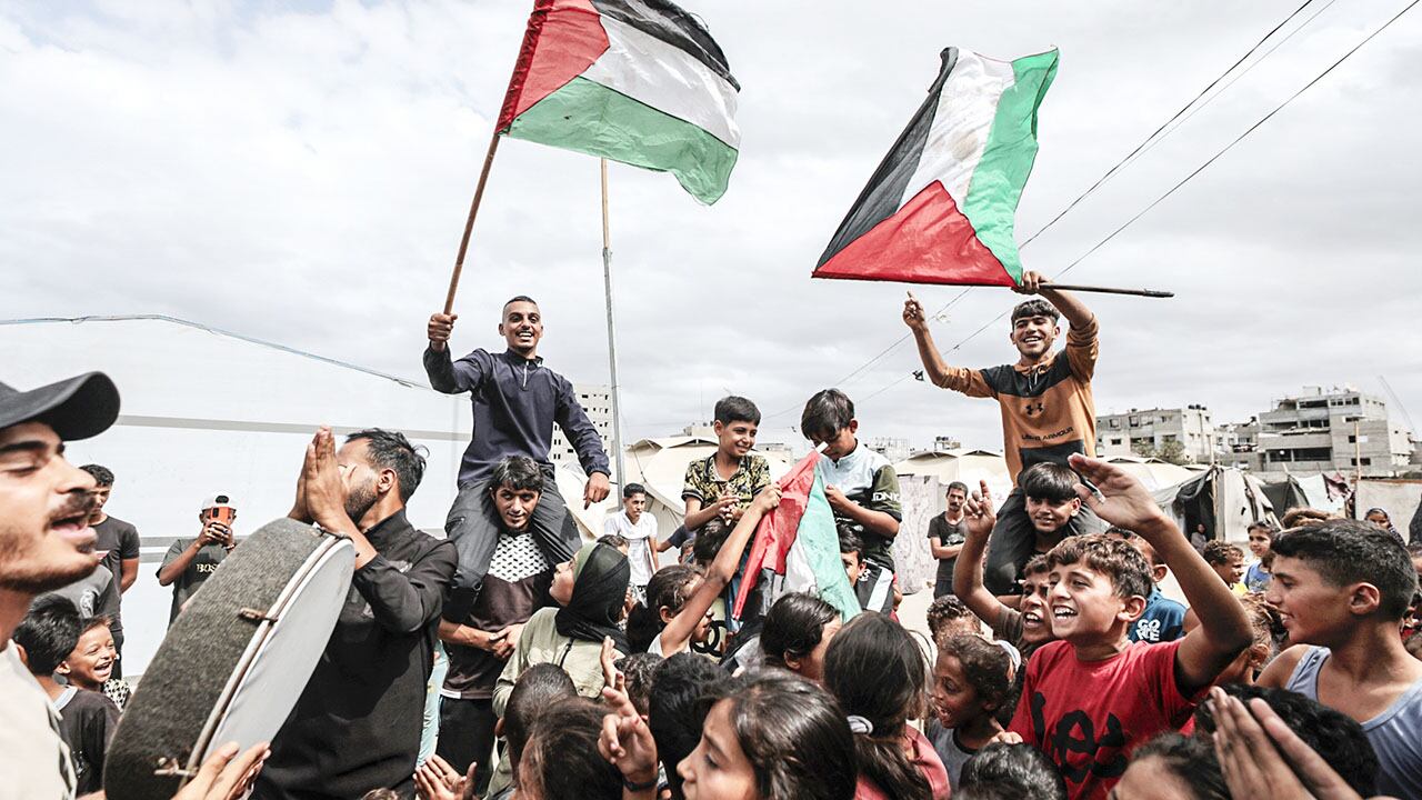 Las calles en Israel y Gaza se llenaron de ciudadanos celebrando la llegada de la paz a sus ciudades.