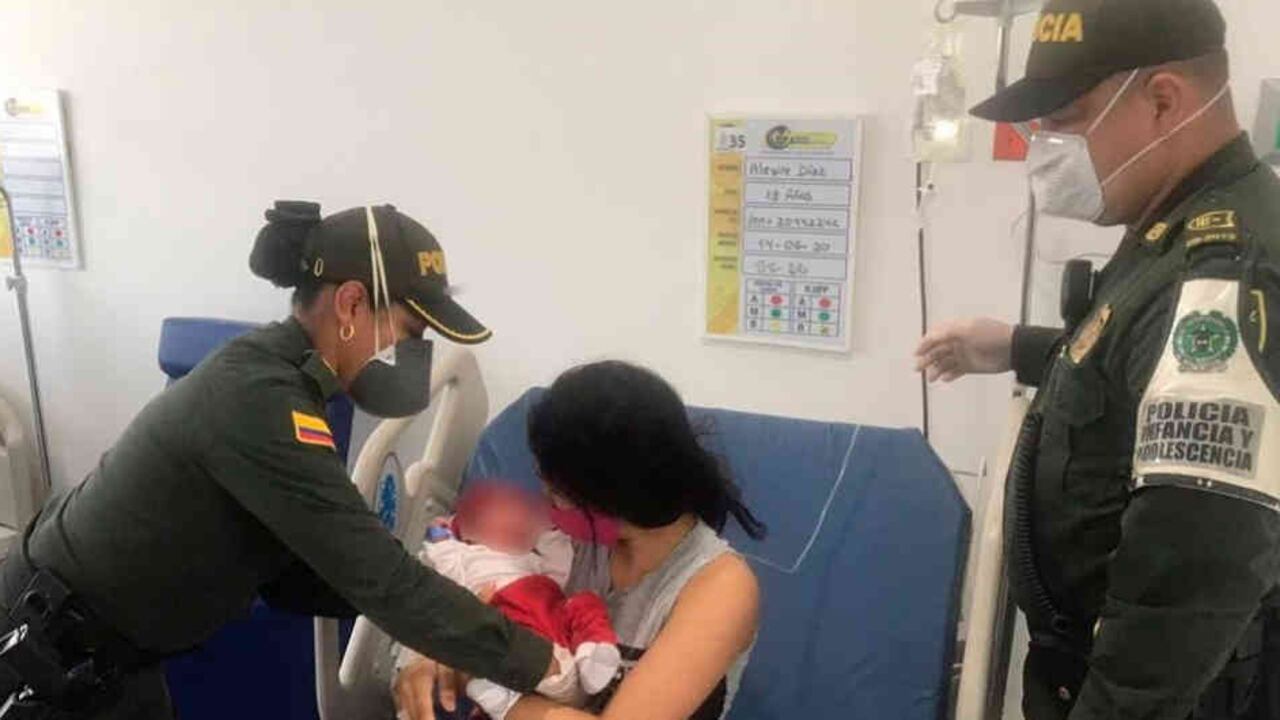 Robles le habría sellado la boca al bebé con un esparadrapo para evitar que su llanto se escuchara, lo metió en una pañalera e intentó escapar en un taxi, pero fue sorprendida por el padre del menor a las afueras del hospital.