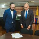 El ministro de Minas y Energía posesionó al nuevo director de la CREG.