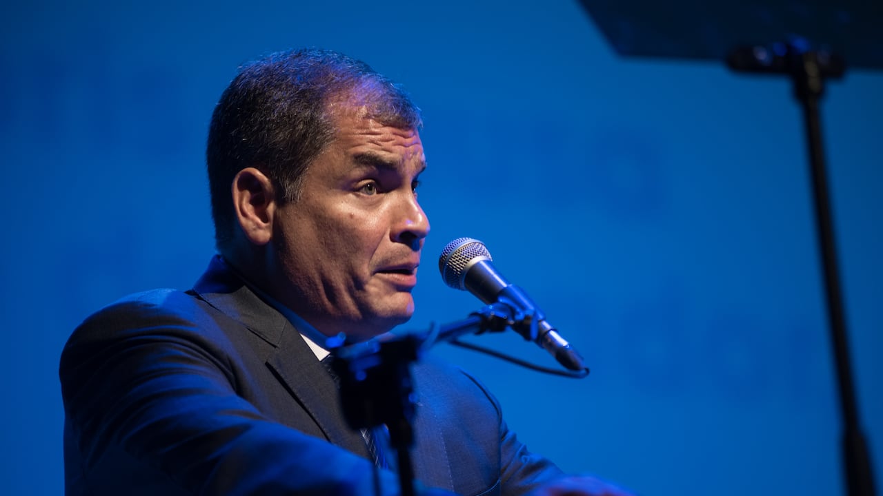 La llegada del exmandatario fue dada a conocer por EVTV Miami y ha sido replicada por varios medios nacionales de Ecuador.