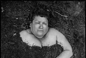 'Madres Terra', un proyecto de Carlos Saavedra, registra a las madres de MAFAPO (Madres de Falsos Positivos de Colombia).