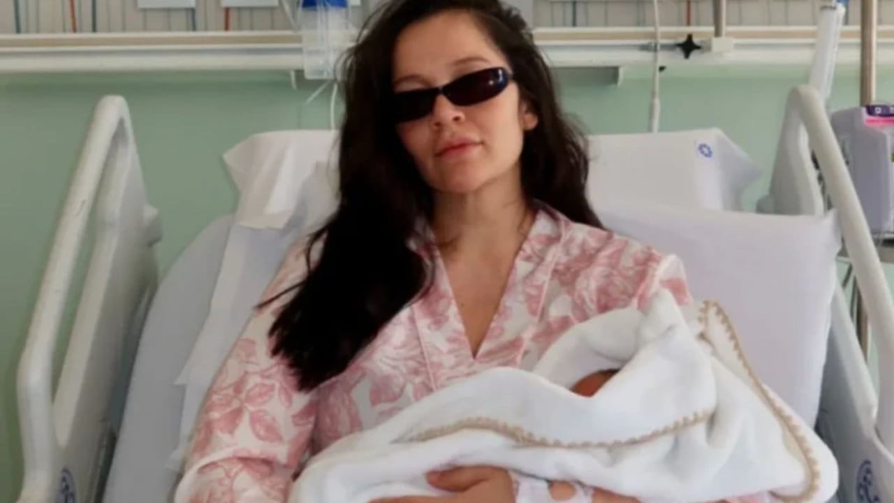 La actriz presentó oficialmente a su bebé con un emotivo mensaje: “Bienvenido amor de mi vida”.