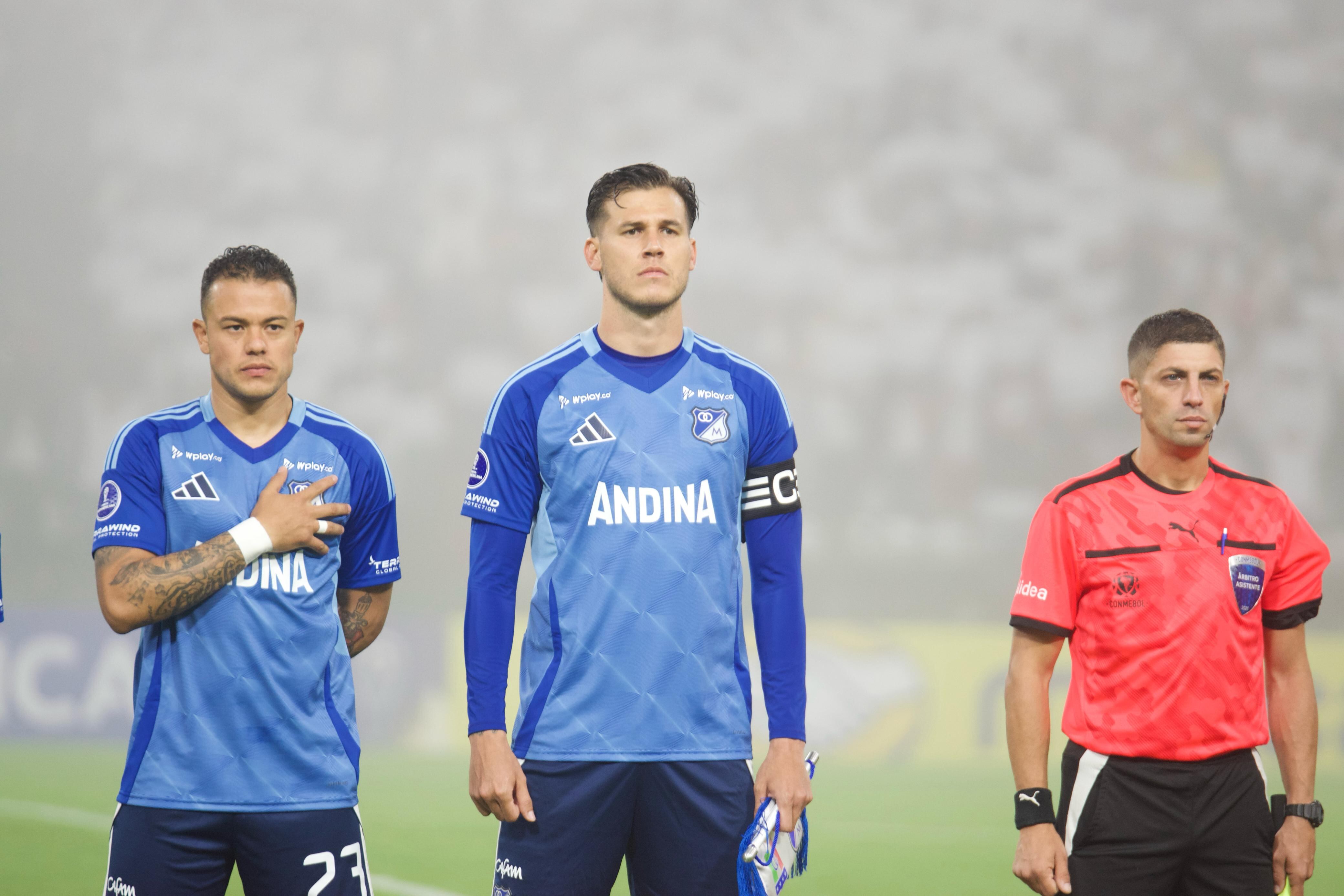 Juan Pablo Vargas luciendo la cinta de capitán con Millonarios