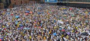 Políticos de oposición ya se encuentran en la emblemática Plaza de San Francisco que se encuentra llena de manifestantes.