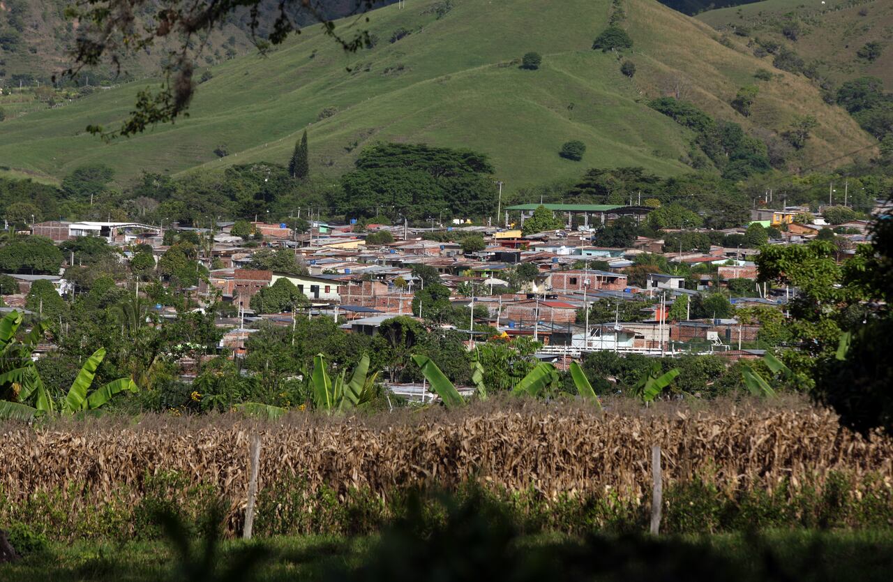 Reportan atentado terrorista en Algeciras, Huila.