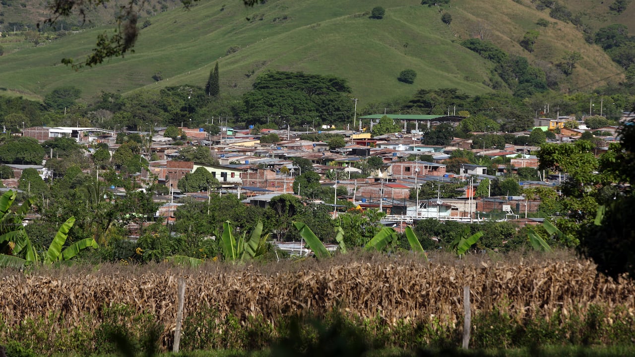 Reportan atentado terrorista en Algeciras, Huila.