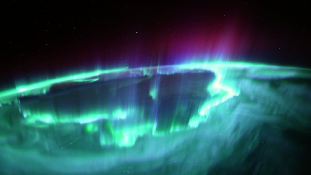 El astronauta Thomas Pesquet logró captar una aurora boreal sobre Norteamérica y Canadá.