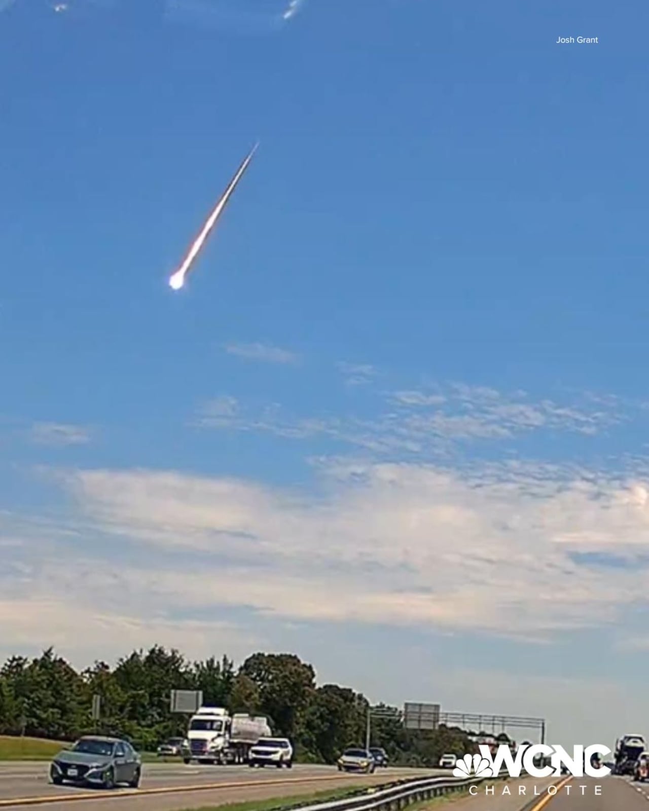 Los expertos detallaron que la magnitud de la luz debe ser muy alta para ver la roca a plena luz del día.