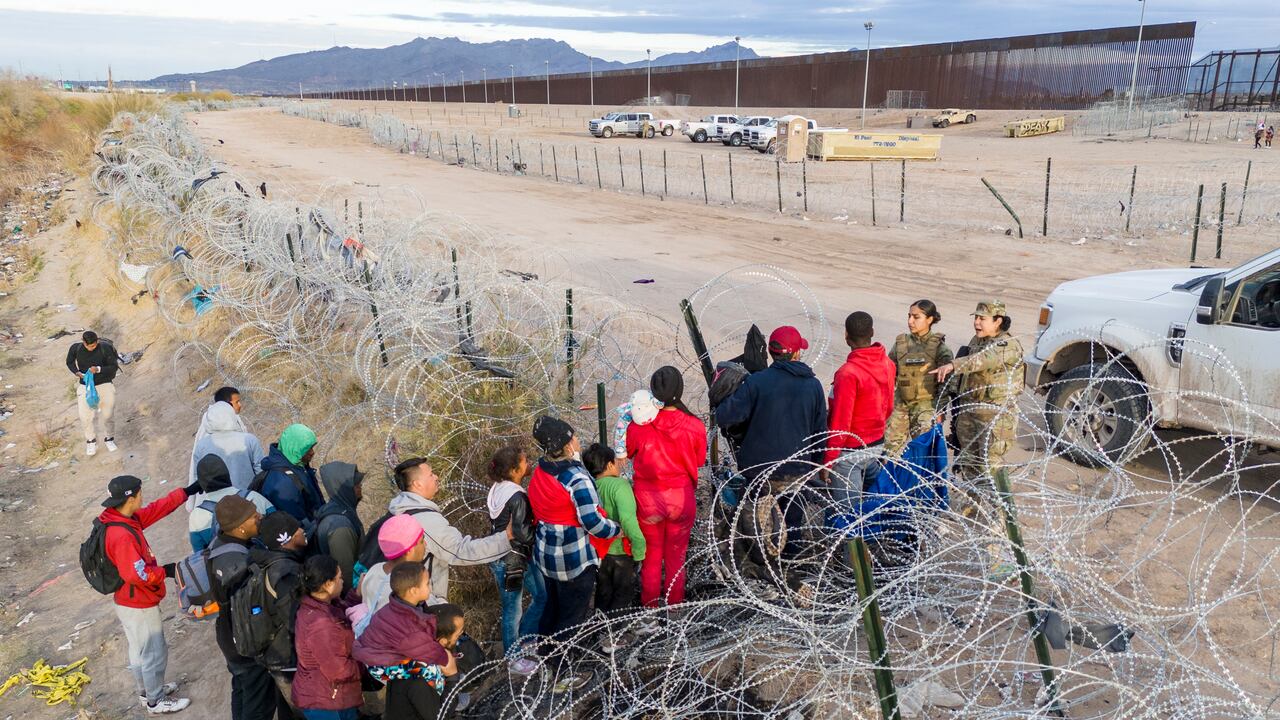 Los ciudadanos mayores de catorce años que entren de manera ilegal a EE. UU. ahora deberán pagar una multa.
