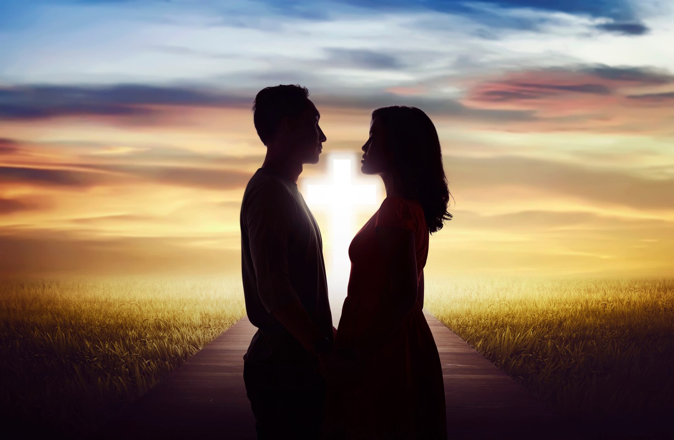 La metáfora del matrimonio entre Dios y su pueblo, representada en el libro de Oseas, subraya la profundidad y la eternidad del amor divino hacia la humanidad.