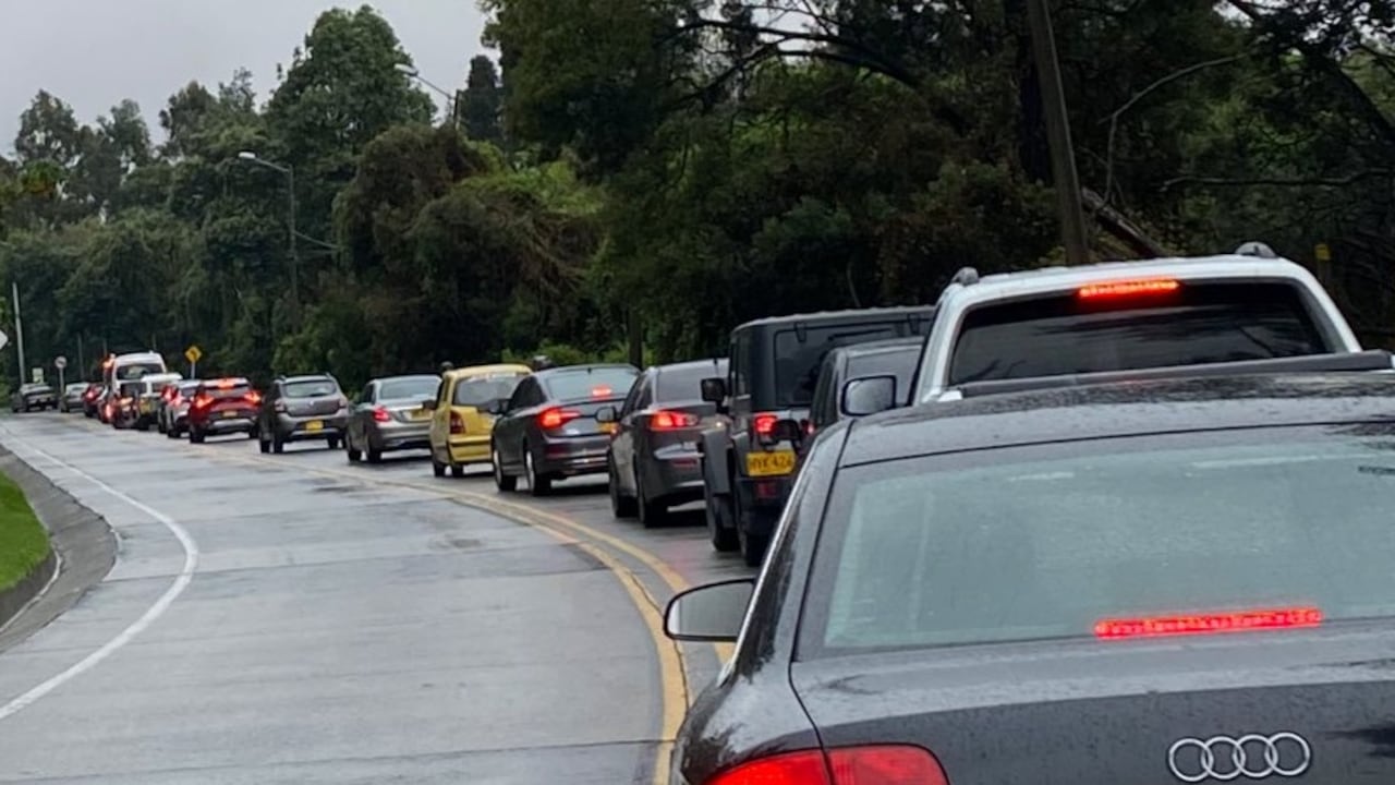 Colapsada la movilidad en la vía La Calera - Bogotá