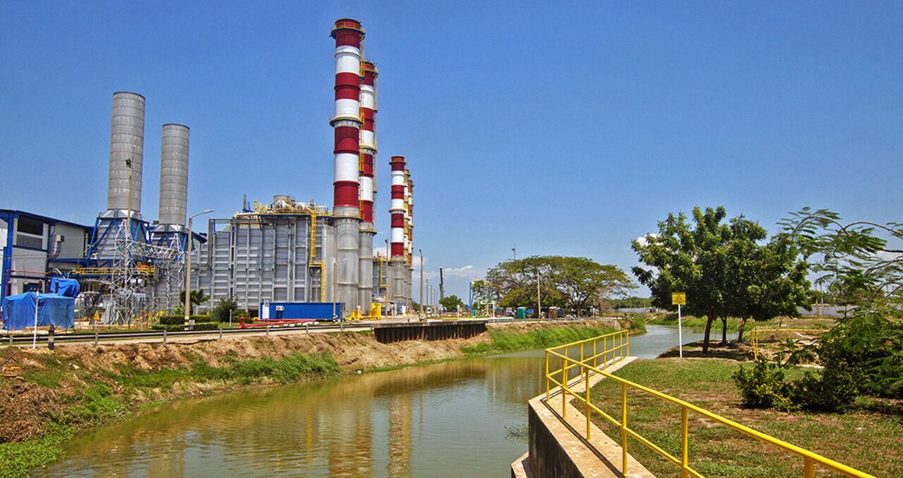 Gracias a las térmicas, que el Gobierno no ve con buenos ojos, el país no se ha apagado.