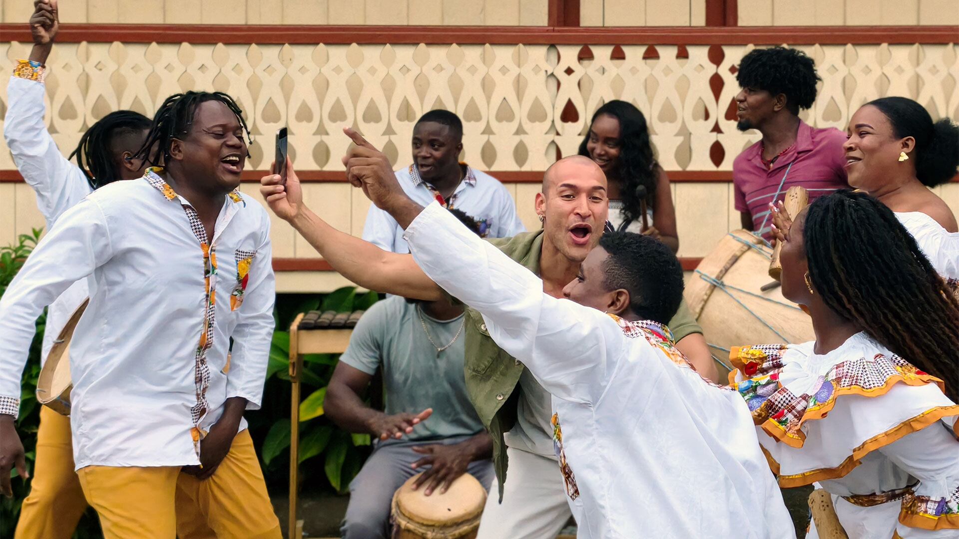 Mirar con nuevos ojos a Colombia, la premisa de la nueva serie de Xiaomi 15T.