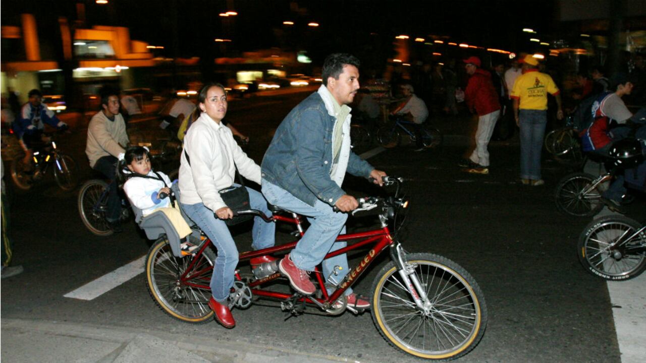 Ciclovía nocturna cumplió 17 años.