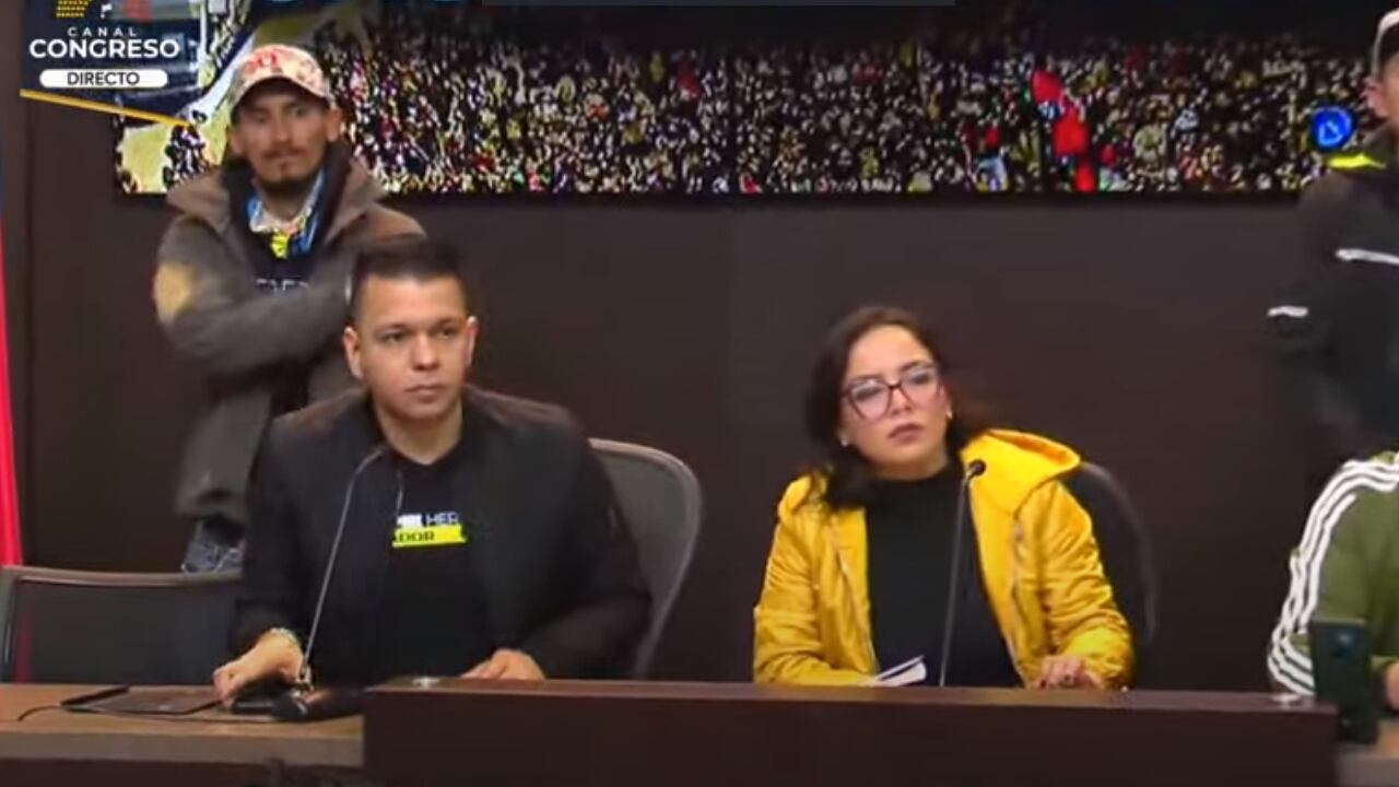 El senador Jota Pe Hernández y la representante a la Cámara Jennifer Pedraza, promotores de la movilización