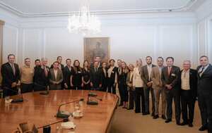 Presidente Gustavo Petro con un grupo de gobernadores electos "no afines" a su Gobierno