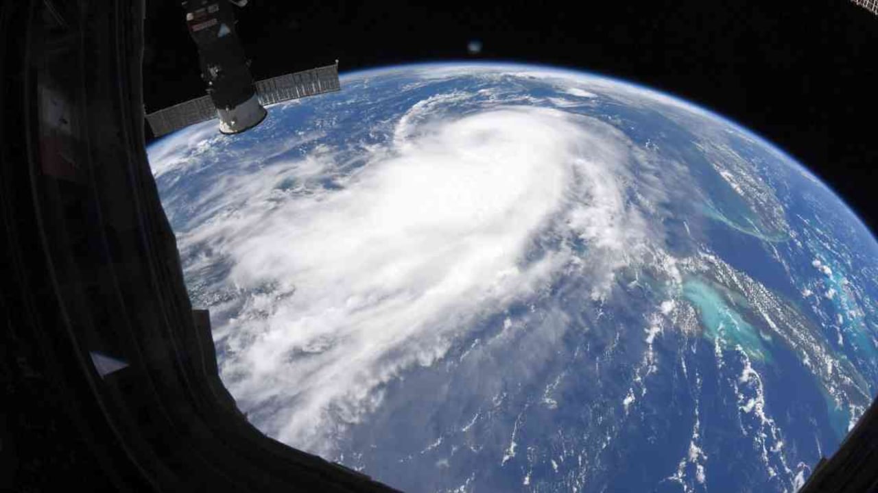 El astronauta Chris Cassidy compartió este martes, a través de su cuenta de Twitter, varias imágenes del huracán Laura. Foto: Chris Cassidy @Astro_SEAL