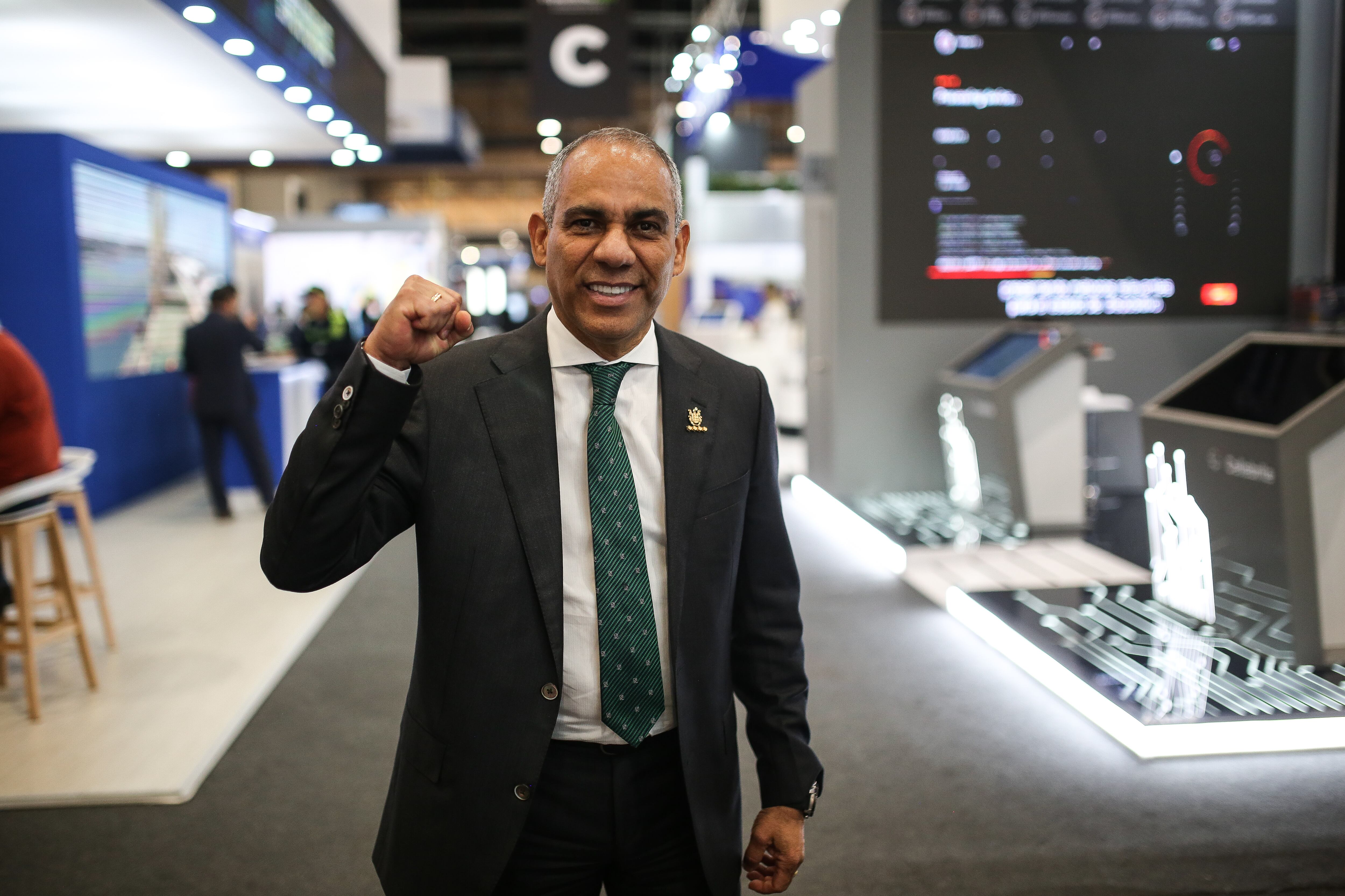 Helicópteros, satélites y ciberseguridad