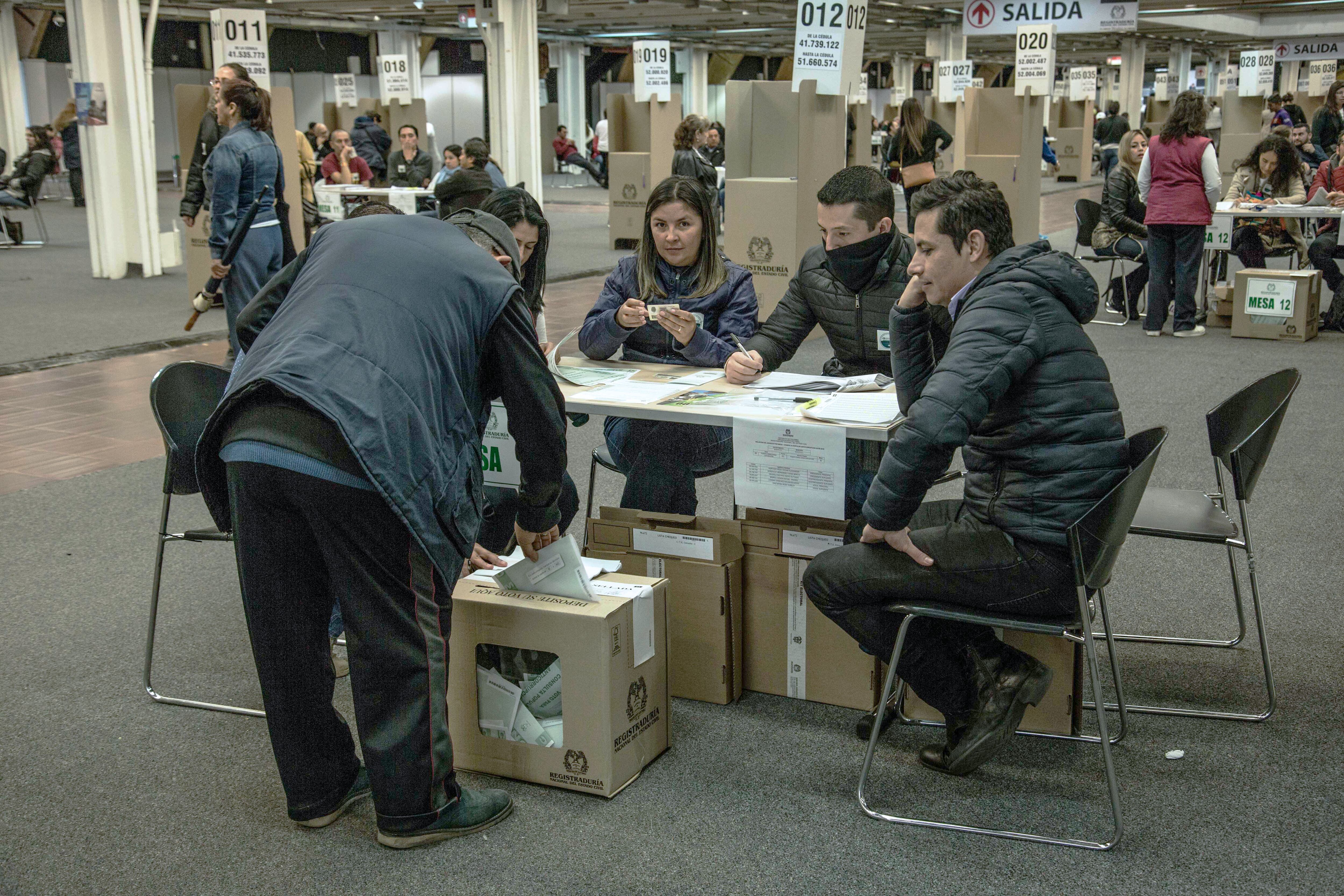 Consultas de partidos políticos. Imagen de referencia.