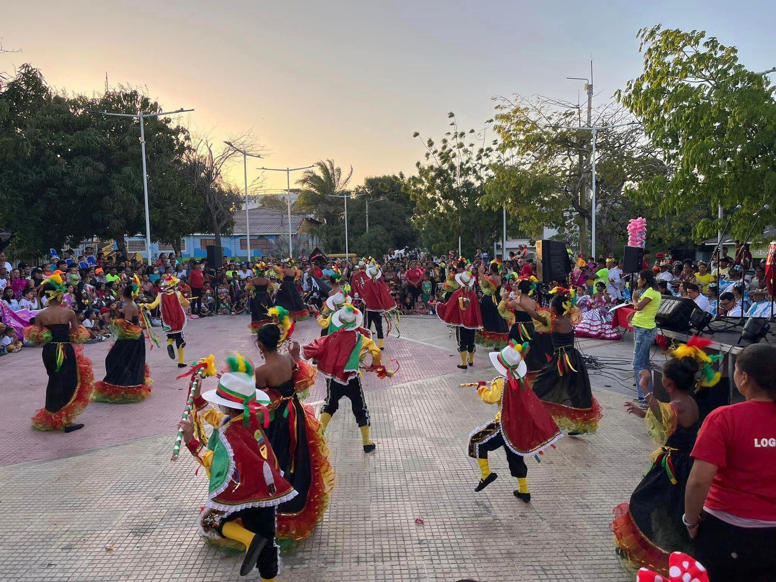 El evento se llevó a cabo en la plaza principal de Malambo.