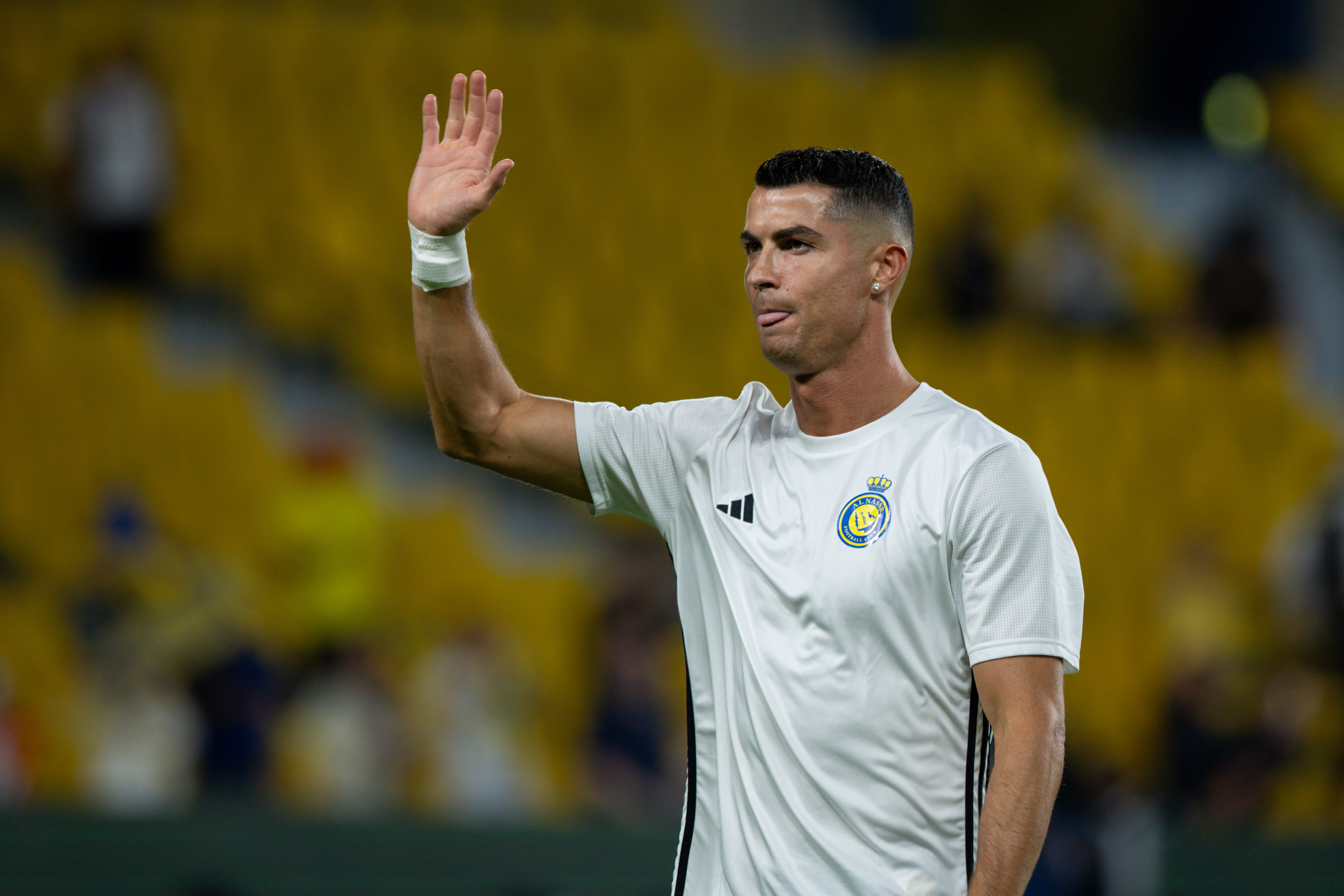 RIYADH, SAUDI ARABIA - AUGUST 22: Cristiano Ronaldo of Al Nassr  before the Saudi Pro League match between Al Nassr and Al Raed at Al Awwal Park Stadium on August 22, 2024 in Riyadh, Saudi Arabia. (Photo by Yasser Bakhsh/Getty Images)