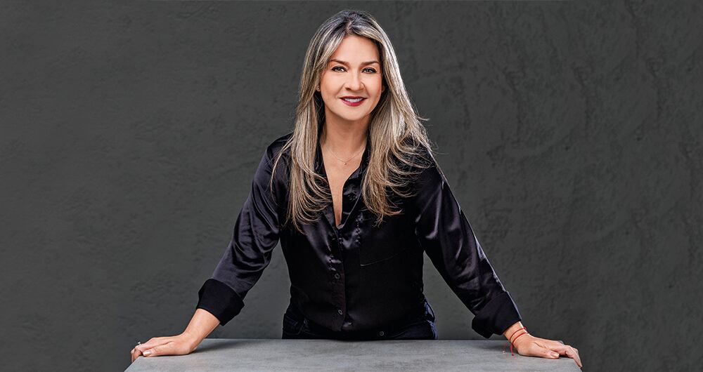 “OLVÍDENSE, PETRO NO VA POR LAS REFORMAS, VA POR EL 2026 Y ESTÁ EN CAMPAÑA CON LA PLATA DE LOS COLOMBIANOS”.Vicky Dávila