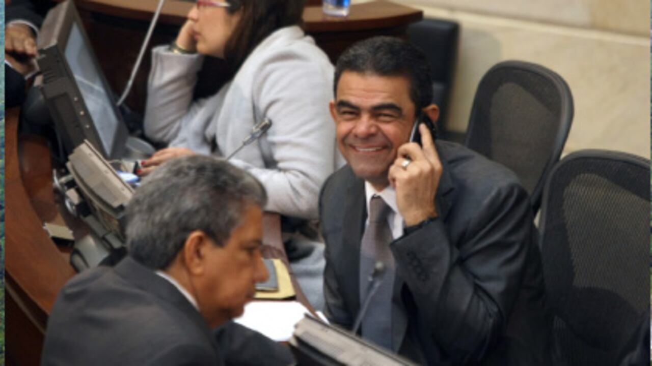 El escándalo de la fallida reforma a la Justicia destapó un artículo que serviría de poderoso blindaje jurídico a Emilio Otero, secretario del Senado.