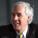 Desde marzo del 2008, sólo dos meses después de posesionado en el cargo, comenzó el declive de su popularidad. La percepción del caos en la ciudad por los frentes de obra abiertos empezaron a pasarle la cuenta de cobro.