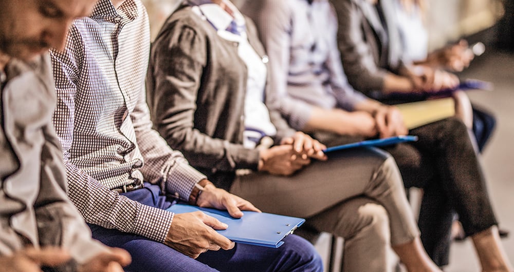 Si bien muchos aplauden la idea de buscar soluciones al elevado problema de desempleo del país, no comparten la idea de que el Estado se convierta en ‘empleador de última instancia’.