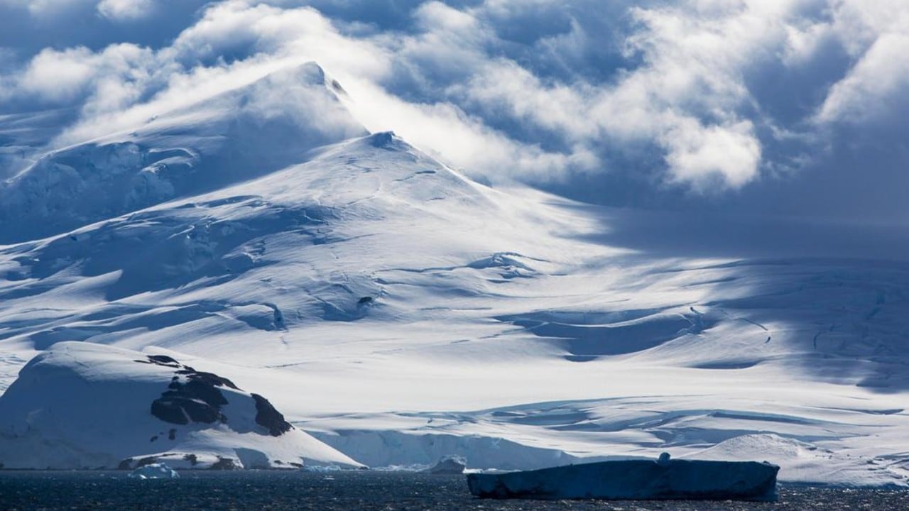 Un colosal levantamiento tectónico elevó la Antártida Oriental hasta las altitudes necesarias para la glaciación.