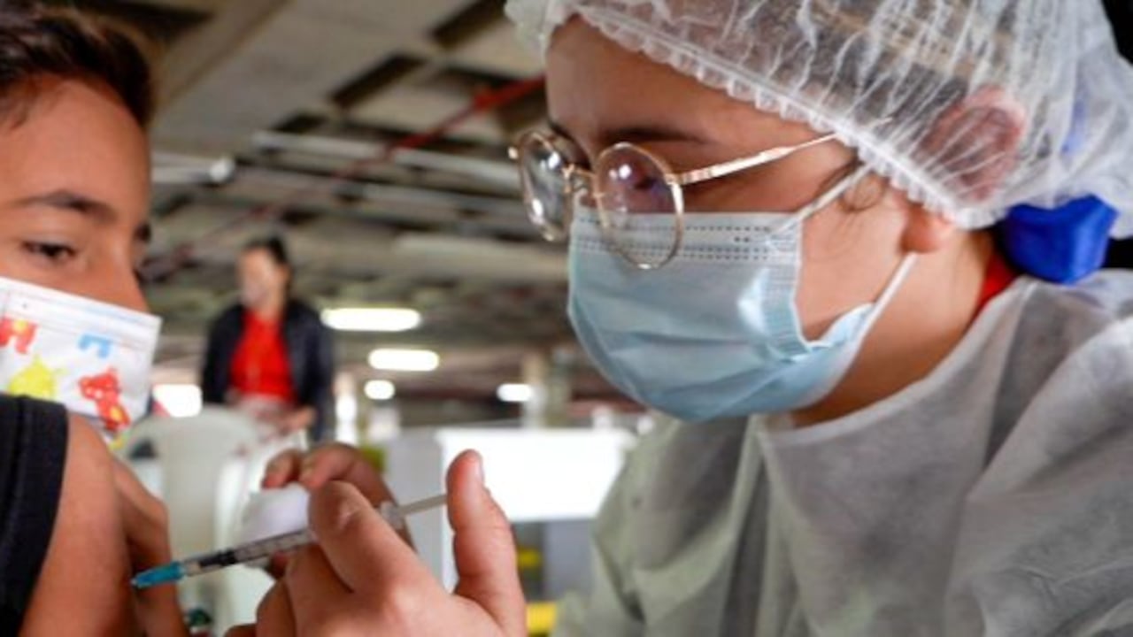 El Ministerio de Salud señaló que en los últimos diez años, el país ha mantenido coberturas de vacunación nacional contra polio por encima del 90 %, excepción hecha en la pandemia.