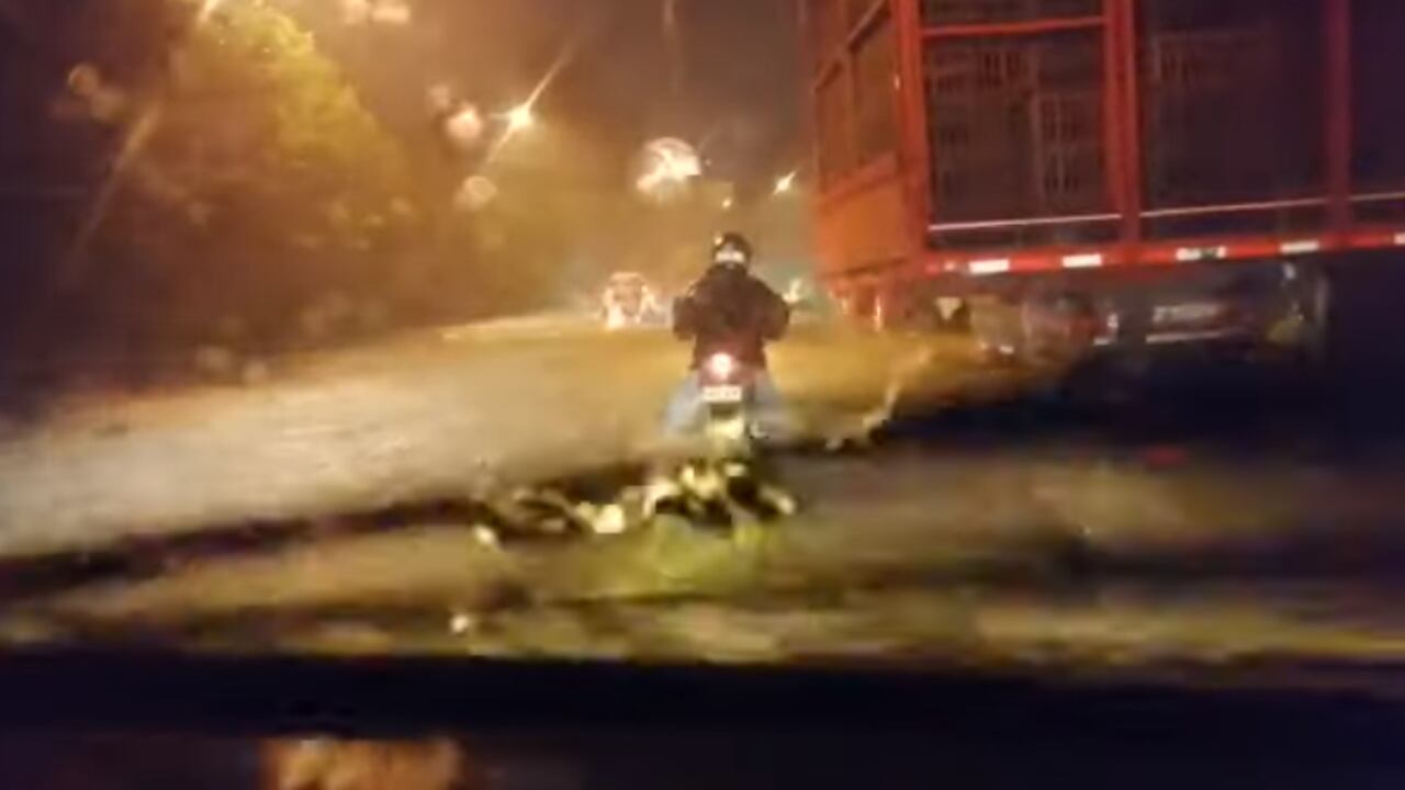 Fuertes lluvias en Santander ocasionado cierres viales en el departamento. Foto: captura de pantalla Facebook @Piedecuesta 24/7